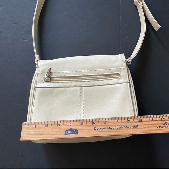 Aurielle Beige Leather Multi-Compartment Purse - Picture 4 of 16